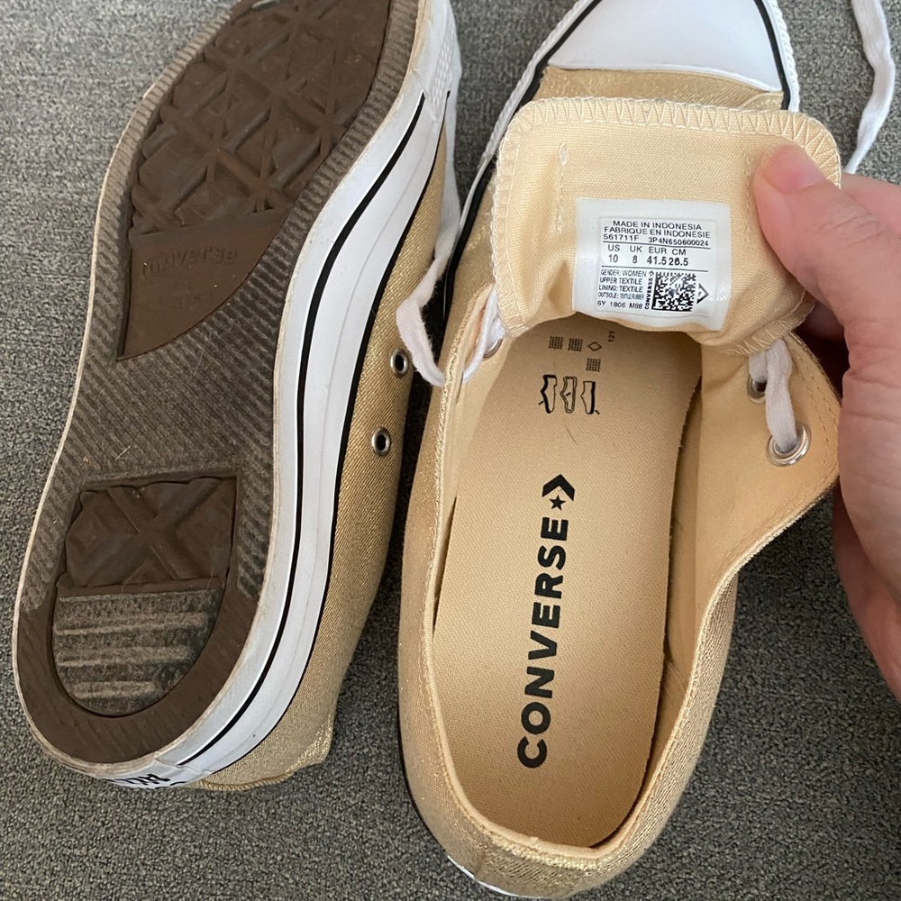 Converse Women’s Chuck Taylor All Star Canvas shoes Gold/Black/White size 10 EUC - Picture 4 of 5